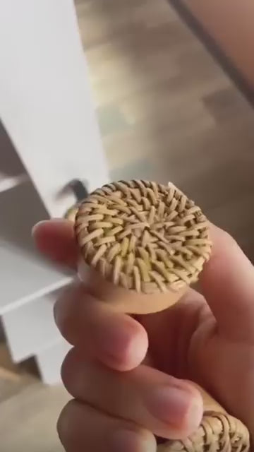 Video do puxador de madeira e rattan Zenlart