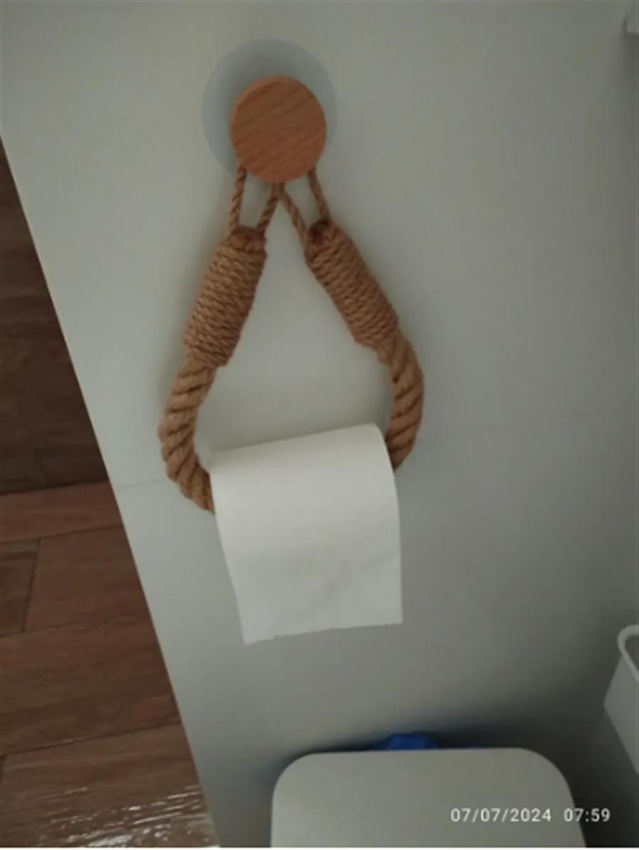 Foto real de cliente com porta-papel artesanal de corda Zenlart instalado